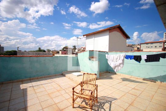 Quintal de casa à venda com 3 quartos, 400m² em Santa Efigênia, Belo Horizonte