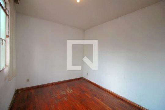 Quarto 1 de casa à venda com 3 quartos, 400m² em Santa Efigênia, Belo Horizonte