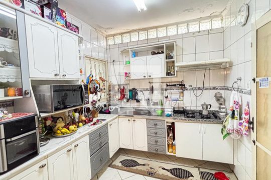 Cozinha de casa à venda com 3 quartos, 200m² em Santa Maria, Santo André