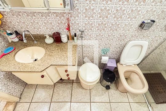 Banheiro de casa à venda com 3 quartos, 200m² em Santa Maria, Santo André