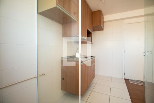 Cozinha de apartamento para alugar com 2 quartos, 40m² em Jardim Germânia, São Paulo