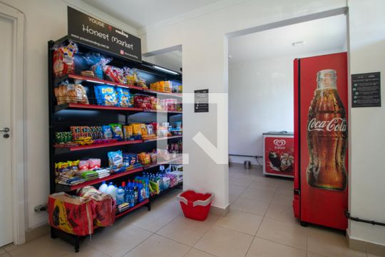 Mercado de apartamento para alugar com 2 quartos, 40m² em Jardim Germânia, São Paulo