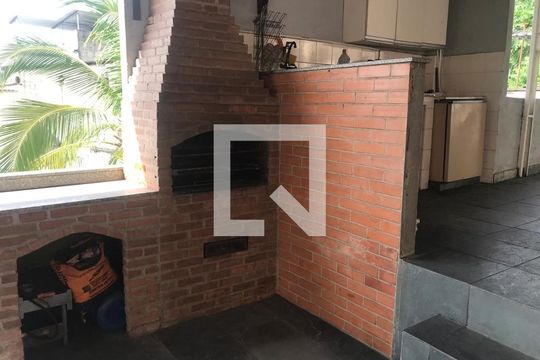 Casa à venda com 2 quartos, 139m² em Brás de Pina, Rio de Janeiro