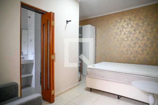 Suíte de casa à venda com 3 quartos, 240m² em Vila Brasilina, São Paulo