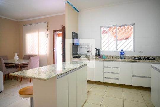 Cozinha de casa à venda com 3 quartos, 240m² em Vila Brasilina, São Paulo
