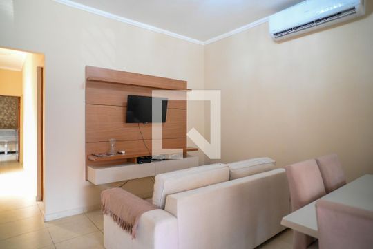 Casa à venda com 3 quartos, 240m² em Vila Brasilina, São Paulo