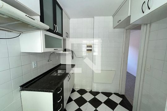 Cozinha de apartamento à venda com 2 quartos, 48m² em Engenho de Dentro, Rio de Janeiro