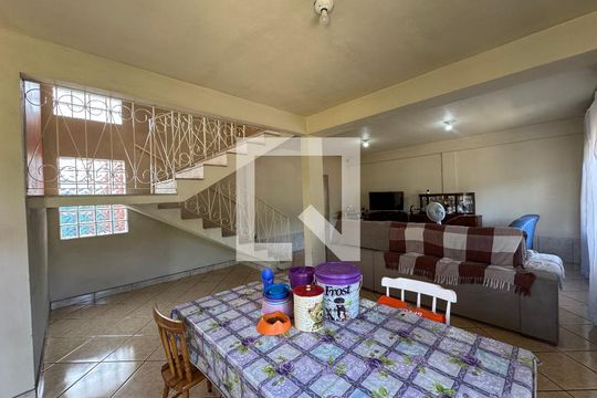 Sala de casa à venda com 2 quartos, 140m² em Scharlau, São Leopoldo