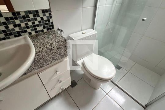 Banheiro de apartamento à venda com 3 quartos, 80m² em Castelo, Belo Horizonte