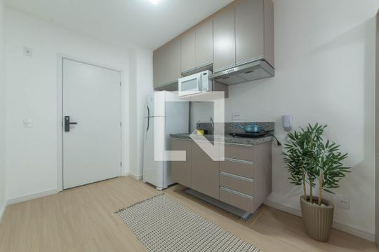 Cozinha de kitnet/studio à venda com 1 quarto, 25m² em Jardim das Acacias, São Paulo
