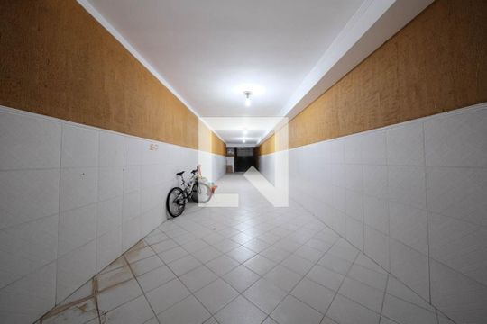 Garagem de casa à venda com 3 quartos, 165m² em Vila Constanca, São Paulo