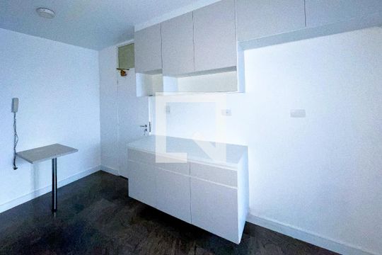 Cozinha de apartamento para alugar com 3 quartos, 151m² em Cerqueira César, São Paulo
