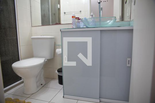 Banheiro  de apartamento à venda com 2 quartos, 53m² em Nova Petrópolis, São Bernardo do Campo
