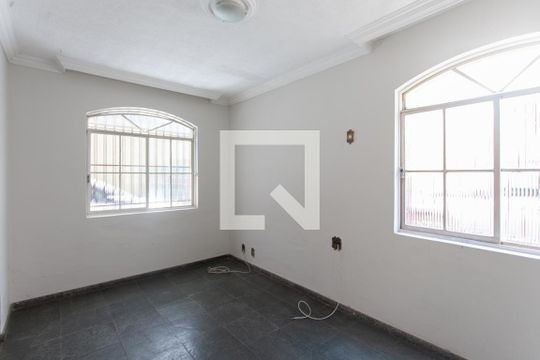 Casa à venda com 3 quartos, 100m² em Santa Branca, Belo Horizonte