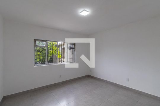 Quarto 1 de casa para alugar com 2 quartos, 70m² em Cidade Antônio Estêvão de Carvalho, São Paulo