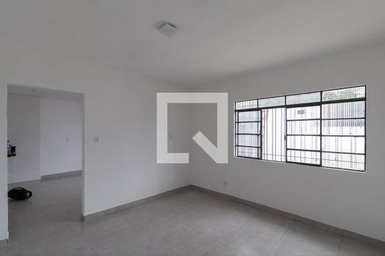Sala de casa para alugar com 2 quartos, 70m² em Cidade Antônio Estêvão de Carvalho, São Paulo