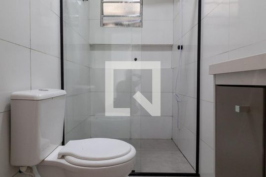 Banheiro de casa para alugar com 2 quartos, 70m² em Cidade Antônio Estêvão de Carvalho, São Paulo