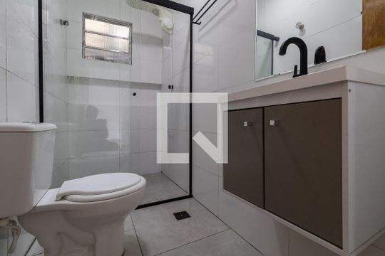 Banheiro de casa para alugar com 2 quartos, 70m² em Cidade Antônio Estêvão de Carvalho, São Paulo