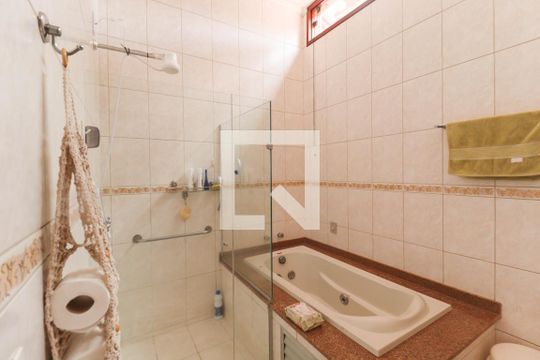 Banheiro da Suíte de casa à venda com 3 quartos, 314m² em Jardim Florestal, Jundiaí