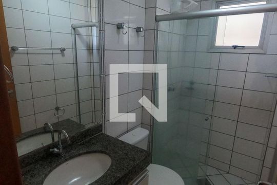 Banheiro de apartamento para alugar com 2 quartos, 58m² em Vila dos Alpes, Goiânia