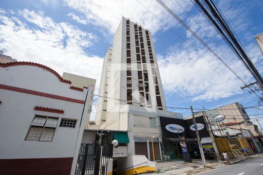 Fachada do Prédio de apartamento para alugar com 3 quartos, 135m² em Centro, Taubaté