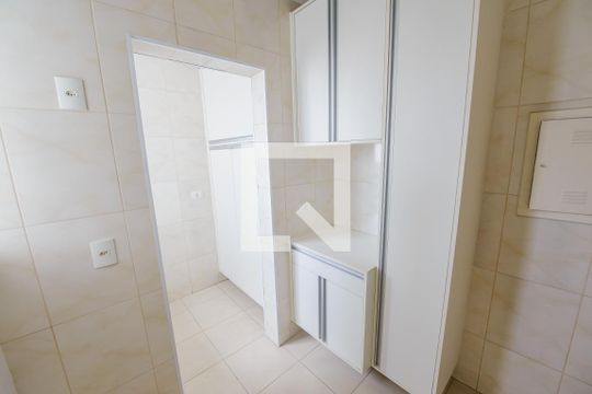 Despensa de apartamento para alugar com 3 quartos, 135m² em Centro, Taubaté