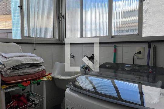 Área de Serviço de apartamento para alugar com 1 quarto, 55m² em  Cerqueira César, São Paulo
