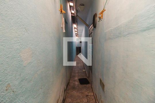 Corredor de casa para alugar com 1 quarto, 150m² em Vila Carmosina, São Paulo