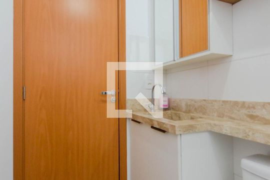 Banheiro de apartamento à venda com 2 quartos, 38m² em Jardim Rosa de Franca, Guarulhos