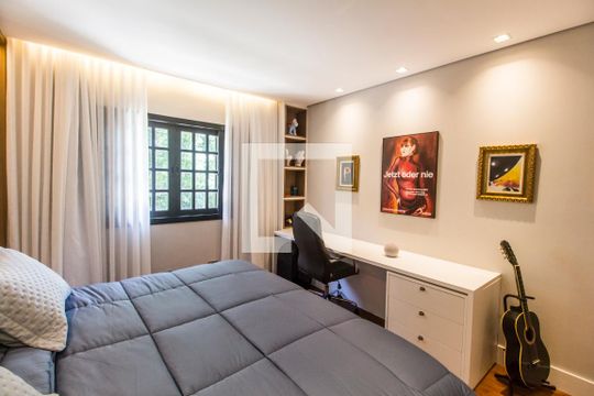 Suíte 3 de casa de condomínio à venda com 3 quartos, 380m² em Alphaville, Santana de Parnaíba