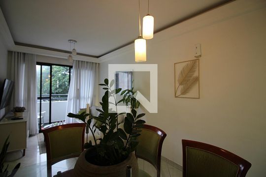 Sala de apartamento para alugar com 1 quarto, 70m² em Baeta Neves, São Bernardo do Campo