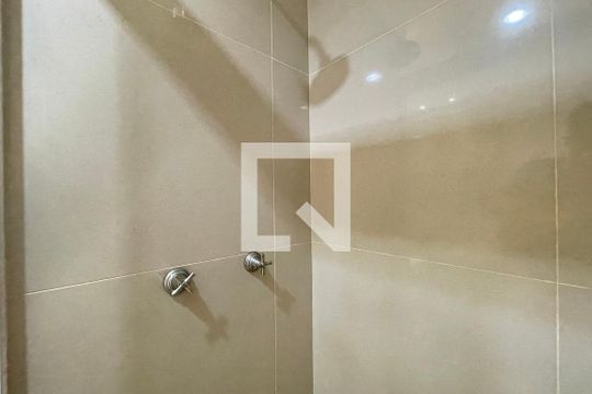 Banheiro Suíte de apartamento à venda com 2 quartos, 64m² em Vila Prost de Souza, Campinas