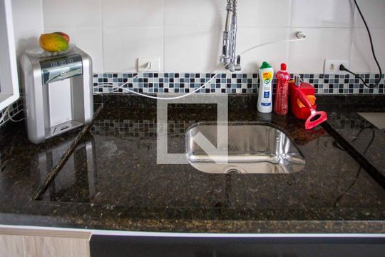 Cozinha de apartamento à venda com 2 quartos, 48m² em Campanário, Diadema
