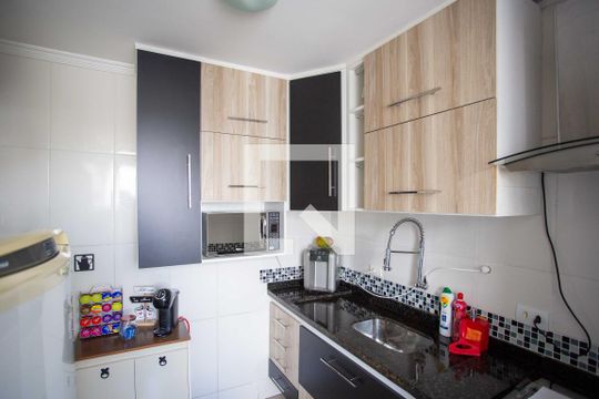 Cozinha de apartamento à venda com 2 quartos, 48m² em Campanário, Diadema