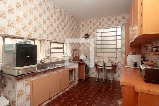 Cozinha de casa à venda com 3 quartos, 260m² em Petrópolis, Porto Alegre