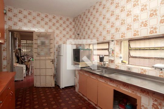 Cozinha de casa à venda com 3 quartos, 260m² em Petrópolis, Porto Alegre