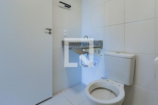 Banheiro de apartamento para alugar com 2 quartos, 42m² em Jurubatuba, São Paulo