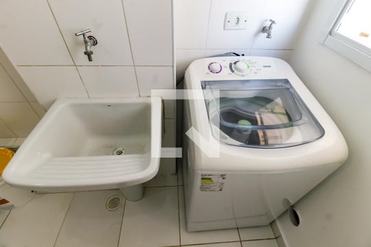 Detalhe da area de serviço de apartamento para alugar com 2 quartos, 50m² em Jardim Clementino, Taboão da Serra