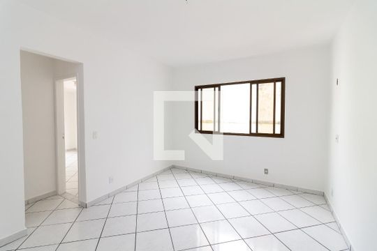 Sala de apartamento para alugar com 1 quarto, 47m² em Osvaldo Cruz, Rio de Janeiro