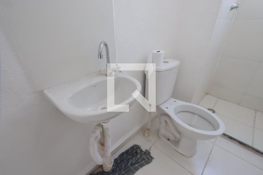 Banheiro de apartamento para alugar com 2 quartos, 42m² em Jardim Egle, São Paulo