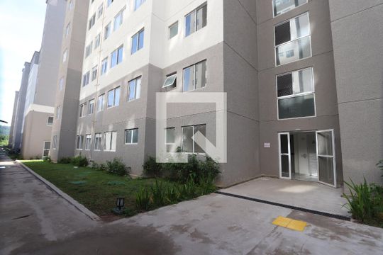 Fachada do bloco de apartamento para alugar com 2 quartos, 42m² em Jardim Egle, São Paulo