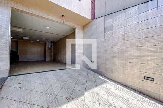 Entrada de casa à venda com 3 quartos, 260m² em Vila Invernada, São Paulo