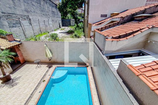 Vista da Suíte 3 de casa à venda com 3 quartos, 260m² em Vila Invernada, São Paulo