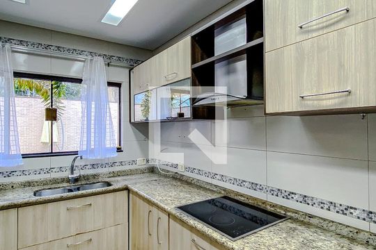 Cozinha de casa à venda com 3 quartos, 260m² em Vila Invernada, São Paulo