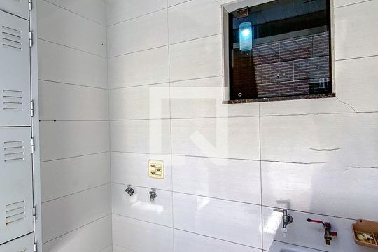 Área de Serviço de casa à venda com 3 quartos, 260m² em Vila Invernada, São Paulo