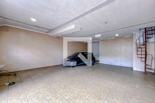 Garagem de casa à venda com 3 quartos, 260m² em Vila Invernada, São Paulo