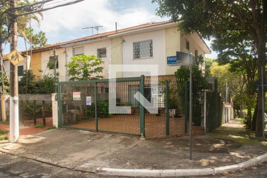 Fachada de casa à venda com 3 quartos, 150m² em Planalto Paulista, São Paulo