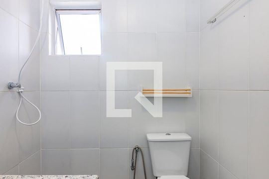 Banheiro Social de apartamento para alugar com 2 quartos, 55m² em João Pinheiro, Belo Horizonte