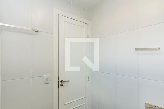 Banheiro Social de apartamento para alugar com 2 quartos, 55m² em João Pinheiro, Belo Horizonte