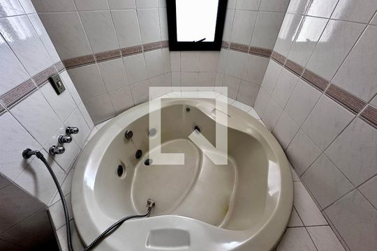 Banheiro Suíte  de apartamento para alugar com 3 quartos, 172m² em Cidade Monções, São Paulo